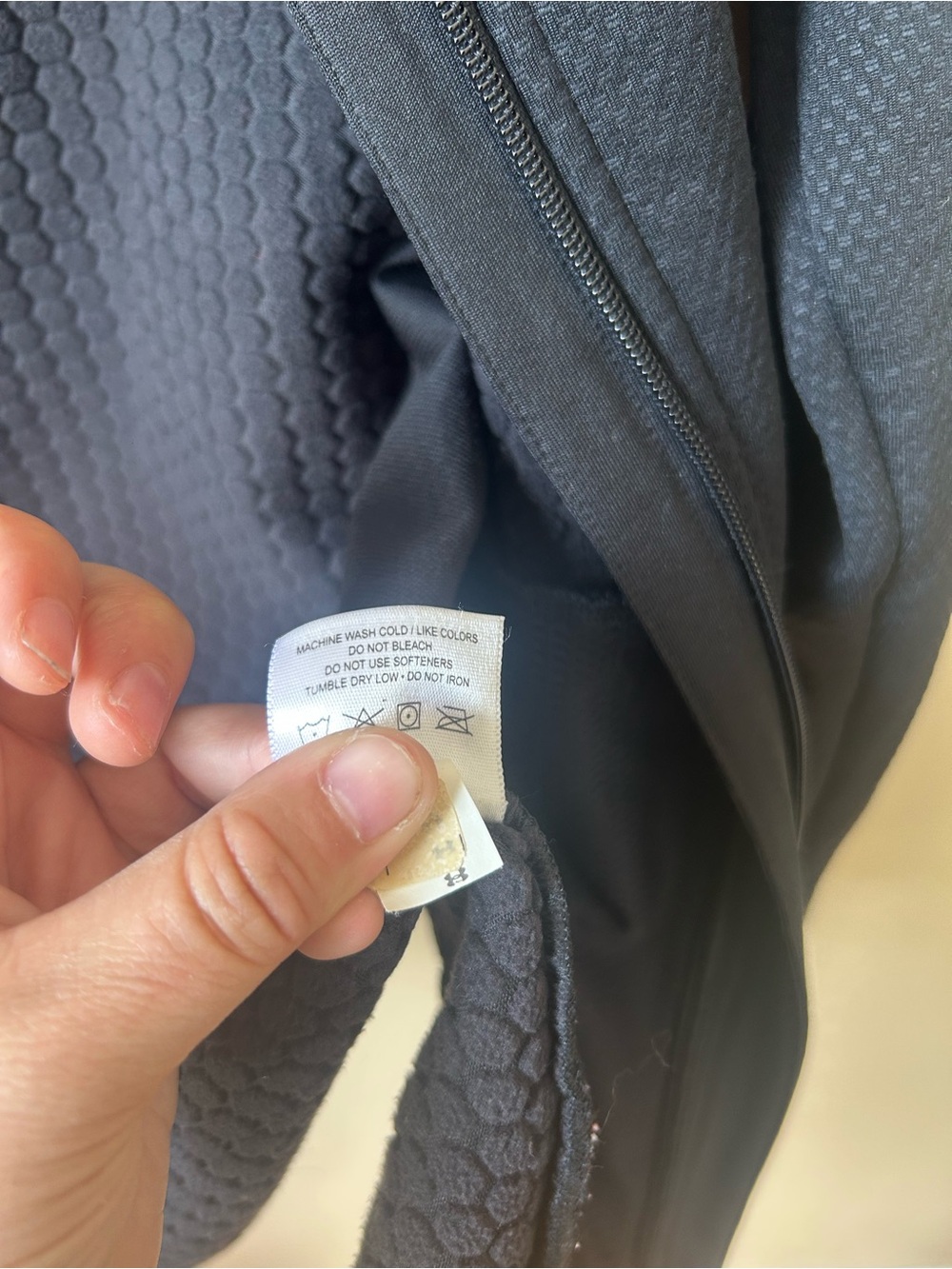 Under Armour Women's Cold Gear Jacket - Picture 6 of 7